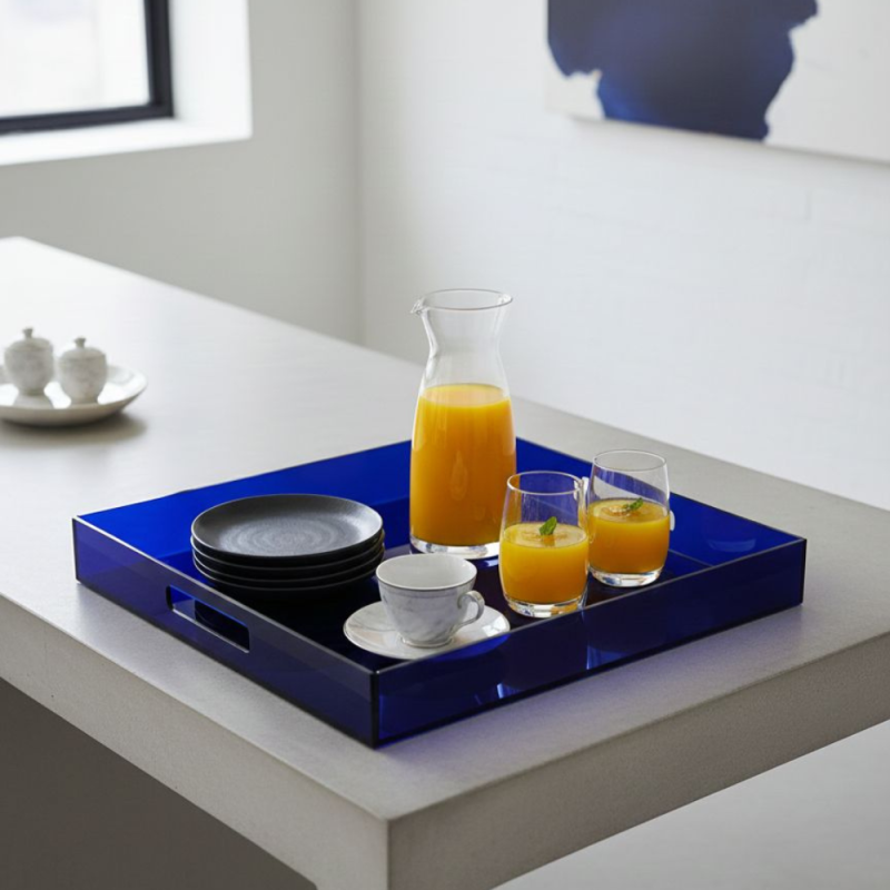 PLATEAUX CARRE BLEU EN PLEXIGLASS 36x36cm