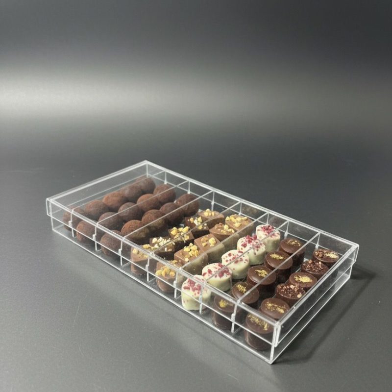 BOITE 8 COMPARTIMENTS LONG TRANSPARENTE